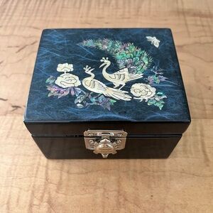 Traditional Korean Najeon Chilgi Mother of Pearl Ring Jewelry Box Peacock